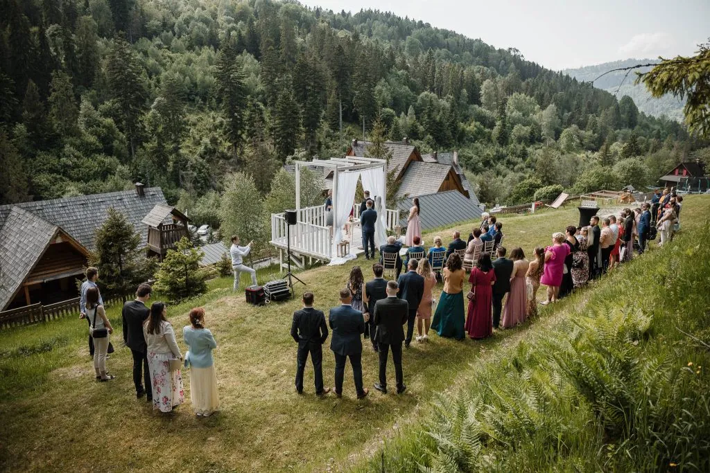 Svadobné výslužky: Ako ich prispôsobiť téme svadby